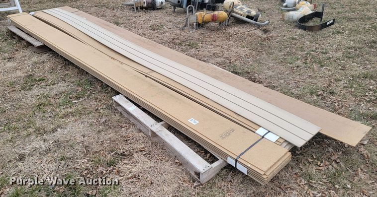 image for item LV9443 Approximately 18 120 Series Lap-T4 siding