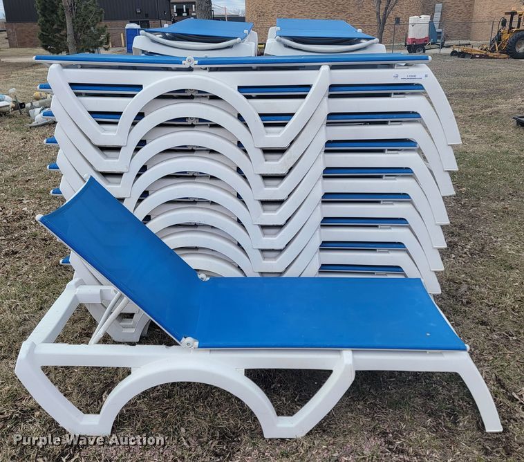 image for item LV9445 (30) pool lounge chairs