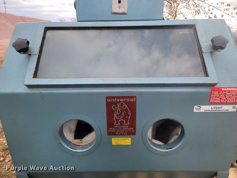 image for item LV9447 Universal  sandblasting cabinet