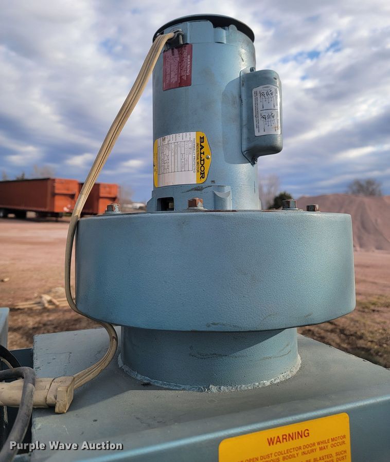 image for item LV9447 Universal  sandblasting cabinet