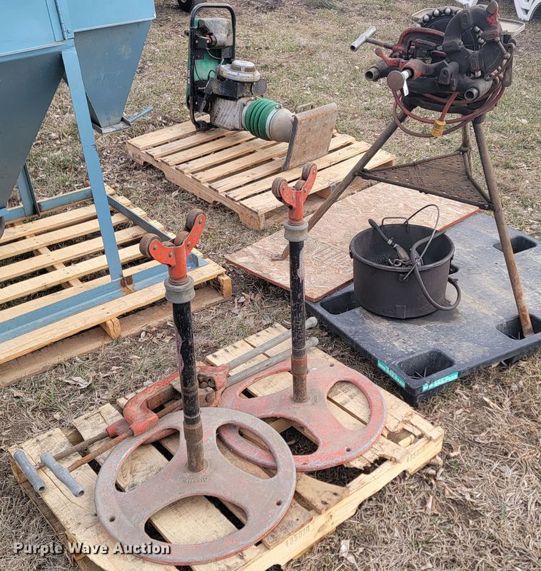 image for item LV9448 Ridgid 300  pipe threader