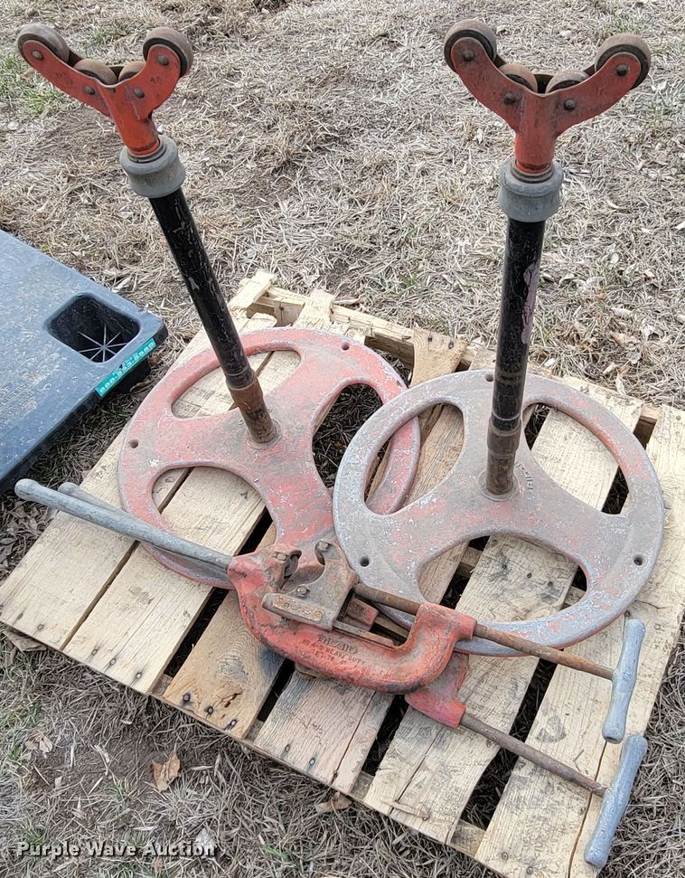 image for item LV9448 Ridgid 300  pipe threader