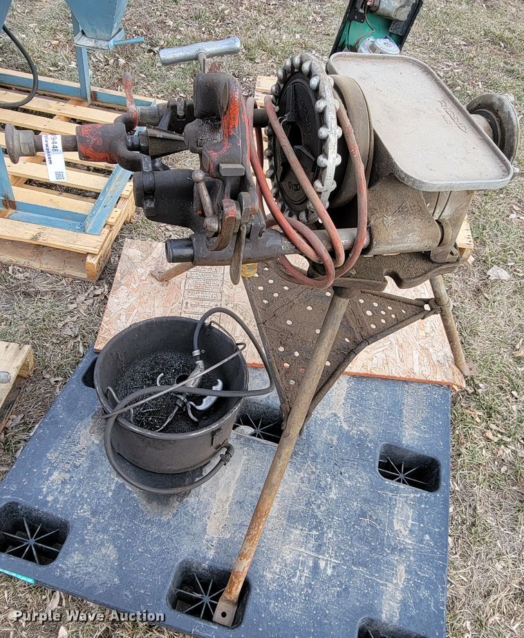 image for item LV9448 Ridgid 300  pipe threader