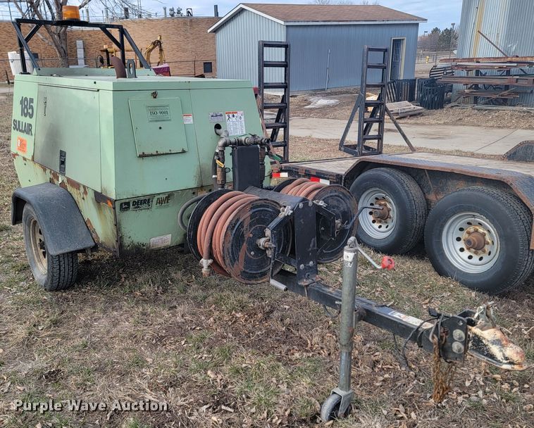 image for item LV9449 Sullair 185  air compressor