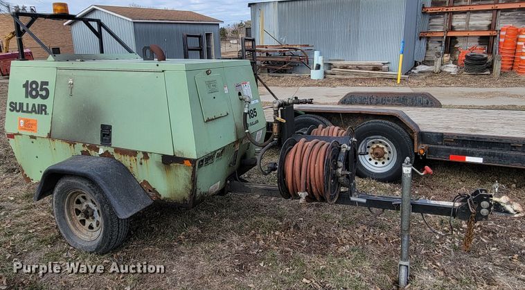 image for item LV9449 Sullair 185  air compressor