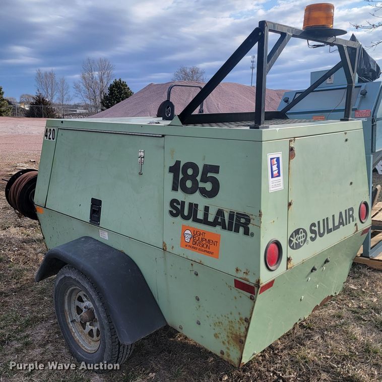 image for item LV9449 Sullair 185  air compressor