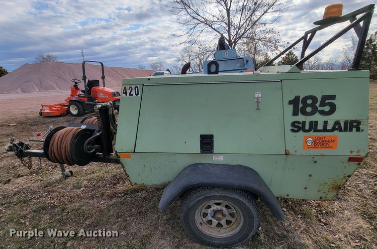 image for item LV9449 Sullair 185  air compressor