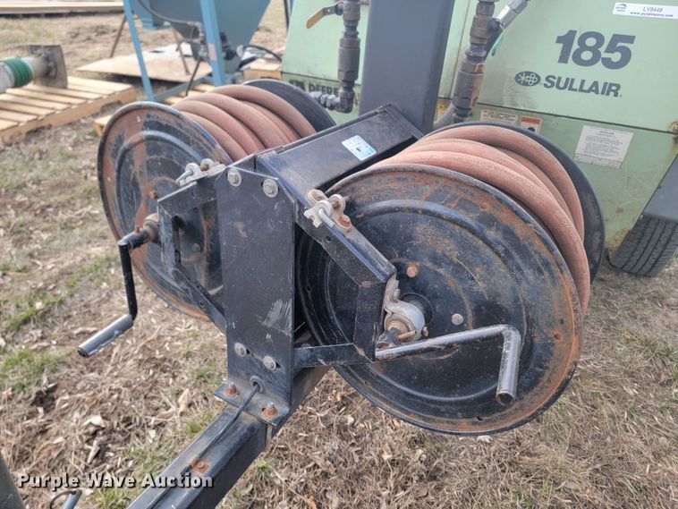 image for item LV9449 Sullair 185  air compressor