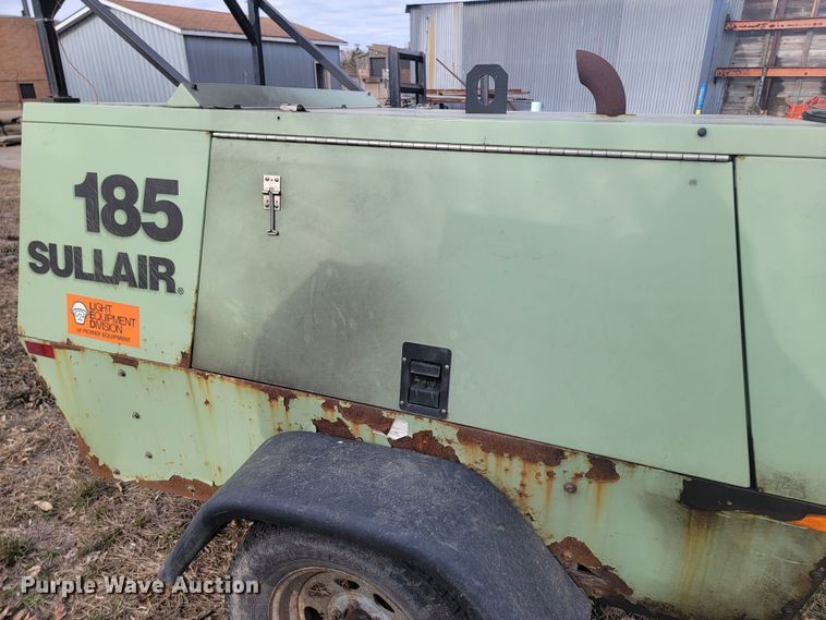 image for item LV9449 Sullair 185  air compressor