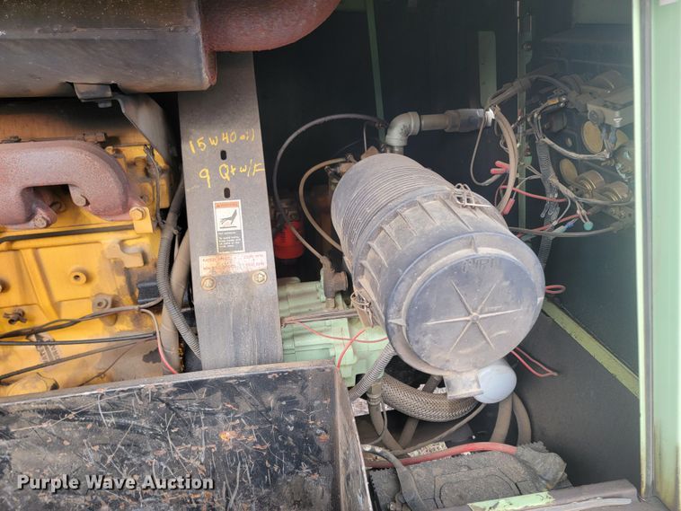 image for item LV9449 Sullair 185  air compressor