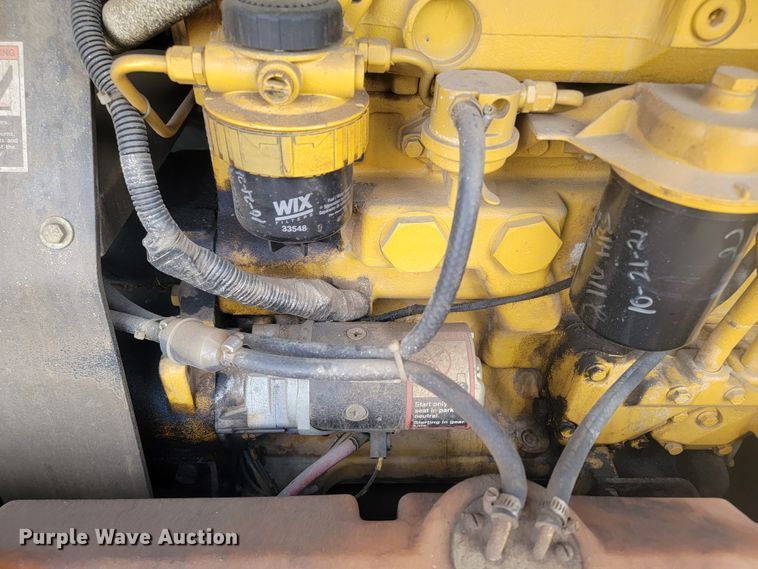 image for item LV9449 Sullair 185  air compressor