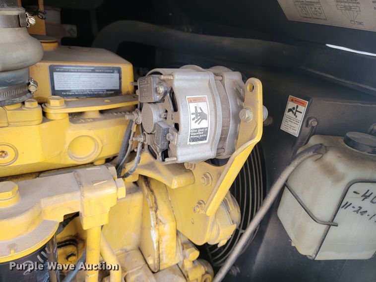 image for item LV9449 Sullair 185  air compressor