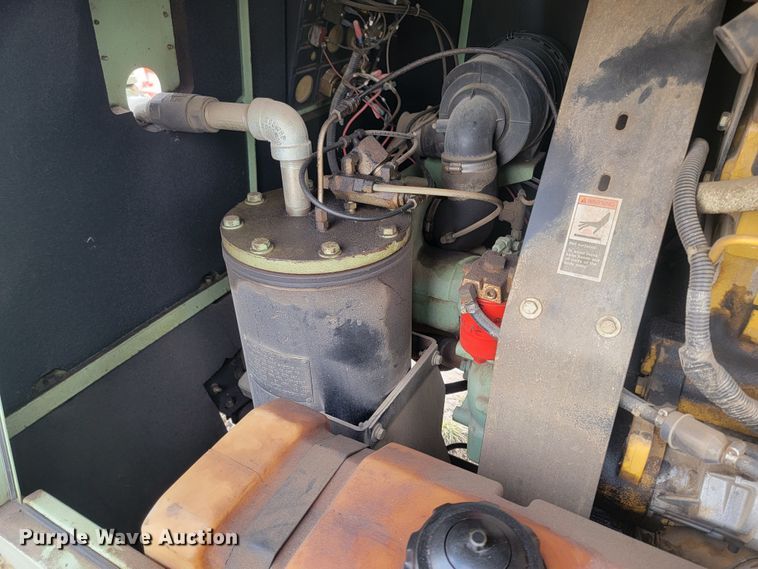 image for item LV9449 Sullair 185  air compressor