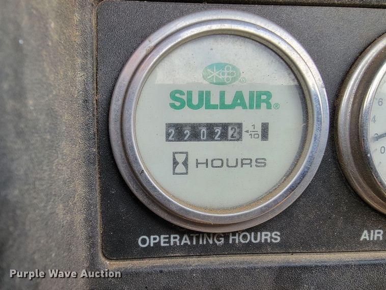 image for item LV9449 Sullair 185  air compressor