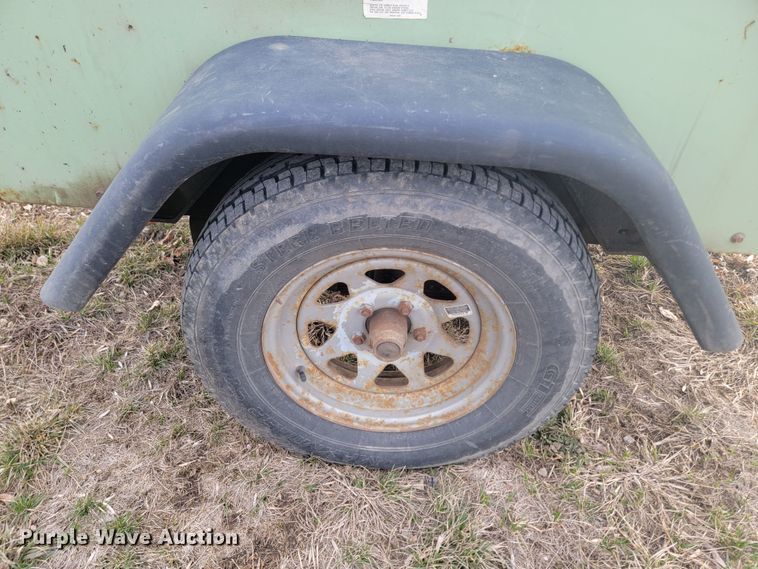 image for item LV9449 Sullair 185  air compressor