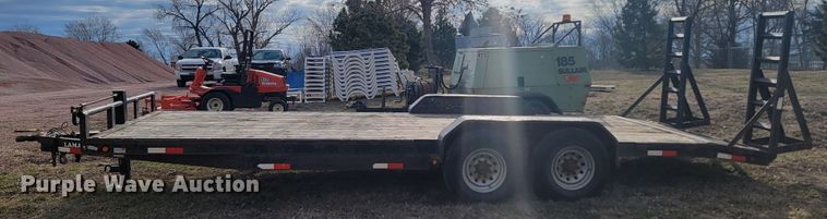 image for item LV9450 2008 Lamar  equipment trailer