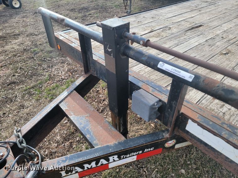 image for item LV9450 2008 Lamar  equipment trailer