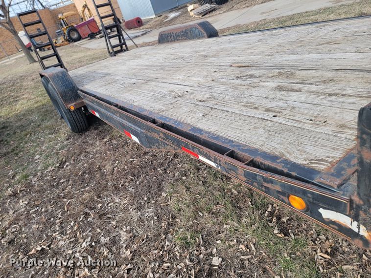 image for item LV9450 2008 Lamar  equipment trailer
