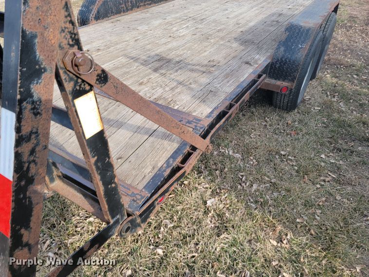 image for item LV9450 2008 Lamar  equipment trailer