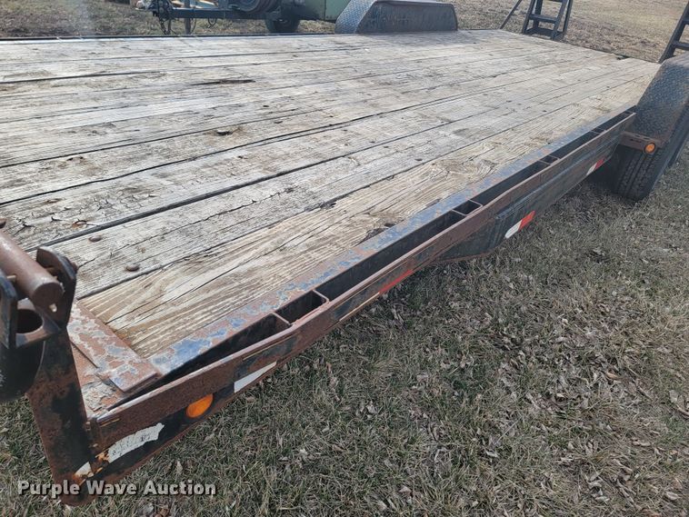 image for item LV9450 2008 Lamar  equipment trailer