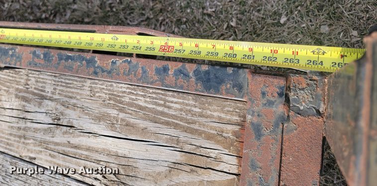 image for item LV9450 2008 Lamar  equipment trailer