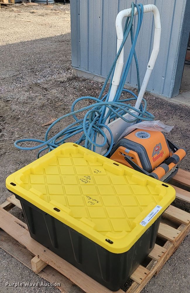 image for item LV9451 Dolphin DynamicPro X  pool vacuum