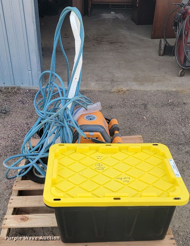 image for item LV9451 Dolphin DynamicPro X  pool vacuum