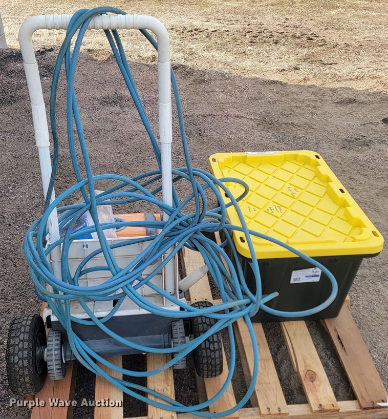 image for item LV9451 Dolphin DynamicPro X  pool vacuum