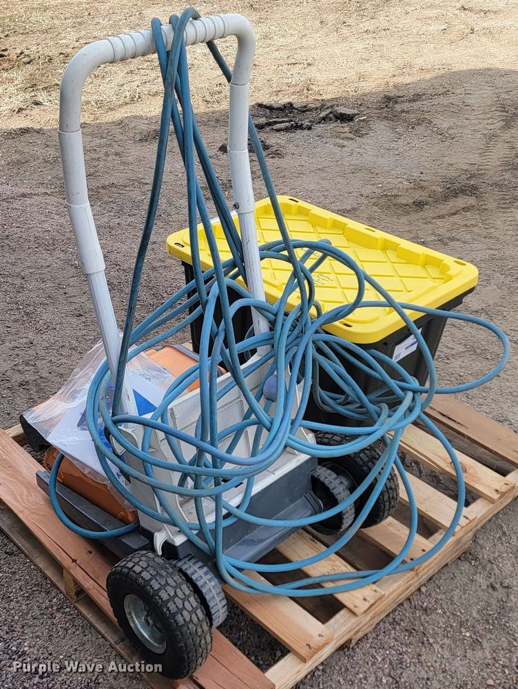 image for item LV9451 Dolphin DynamicPro X  pool vacuum