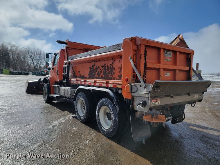 image for item LV9455 2010 Freightliner Business Class M2  dump truck