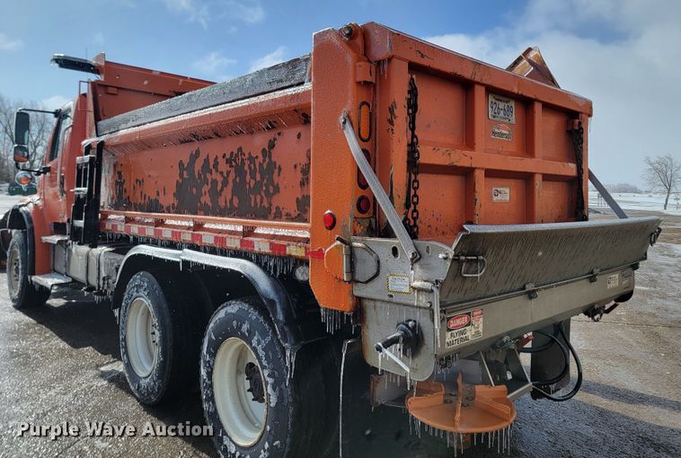 image for item LV9455 2010 Freightliner Business Class M2  dump truck