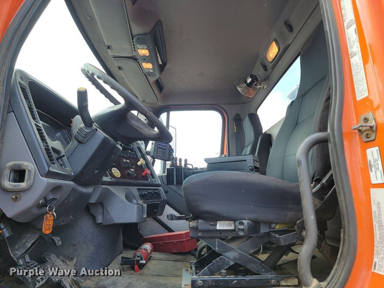 image for item LV9455 2010 Freightliner Business Class M2  dump truck