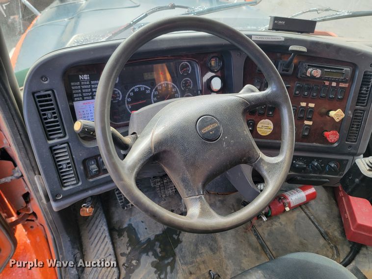 image for item LV9455 2010 Freightliner Business Class M2  dump truck