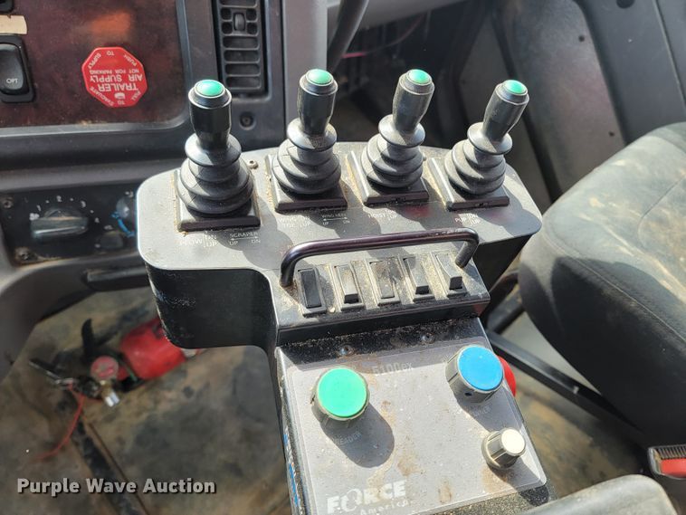 image for item LV9455 2010 Freightliner Business Class M2  dump truck