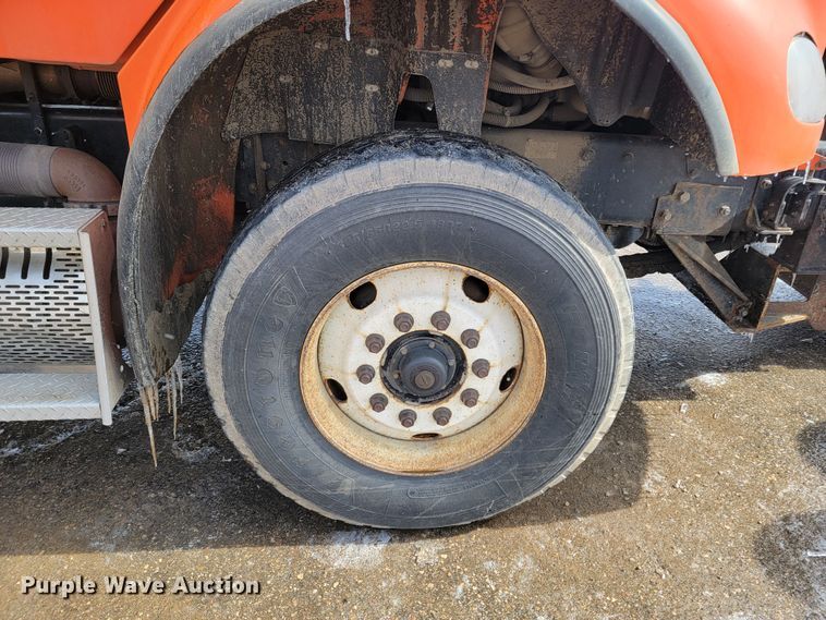 image for item LV9455 2010 Freightliner Business Class M2  dump truck