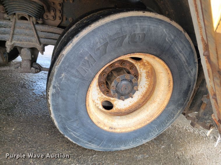 image for item LV9455 2010 Freightliner Business Class M2  dump truck