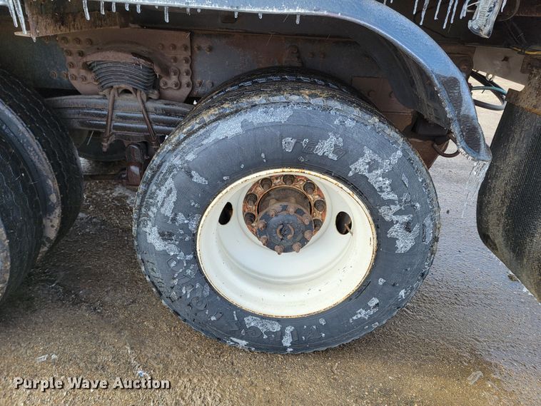 image for item LV9455 2010 Freightliner Business Class M2  dump truck