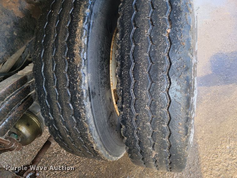 image for item LV9455 2010 Freightliner Business Class M2  dump truck