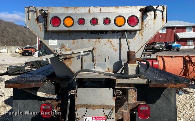 image for item MA9935 2001 Ford F550 Super Duty XL  truck cab and chassis