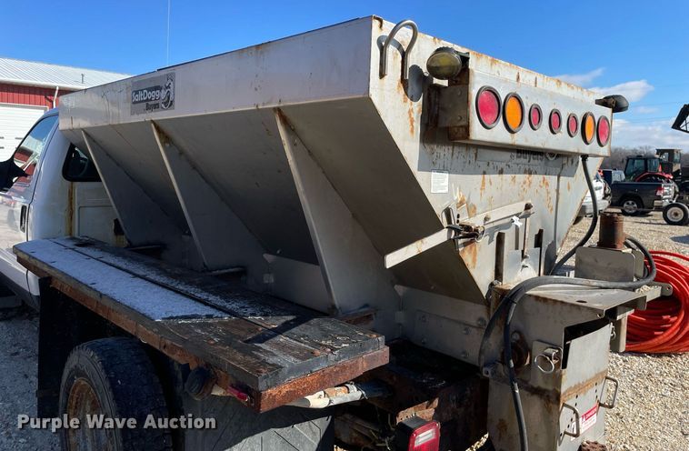 image for item MA9935 2001 Ford F550 Super Duty XL  truck cab and chassis