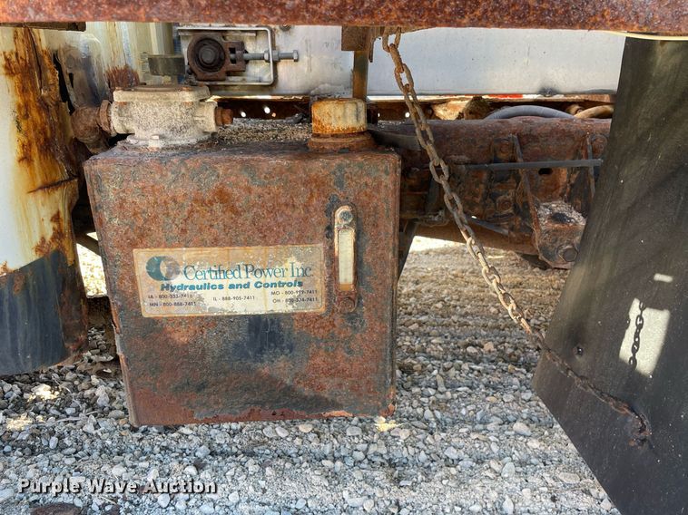 image for item MA9935 2001 Ford F550 Super Duty XL  truck cab and chassis