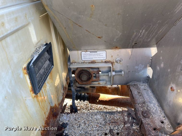 image for item MA9935 2001 Ford F550 Super Duty XL  truck cab and chassis