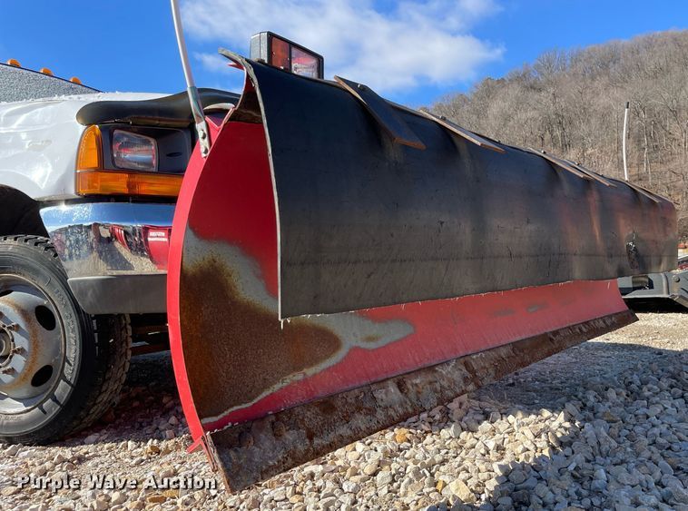 image for item MA9935 2001 Ford F550 Super Duty XL  truck cab and chassis