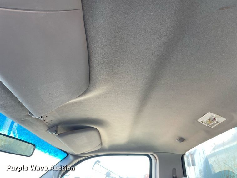 image for item MA9935 2001 Ford F550 Super Duty XL  truck cab and chassis