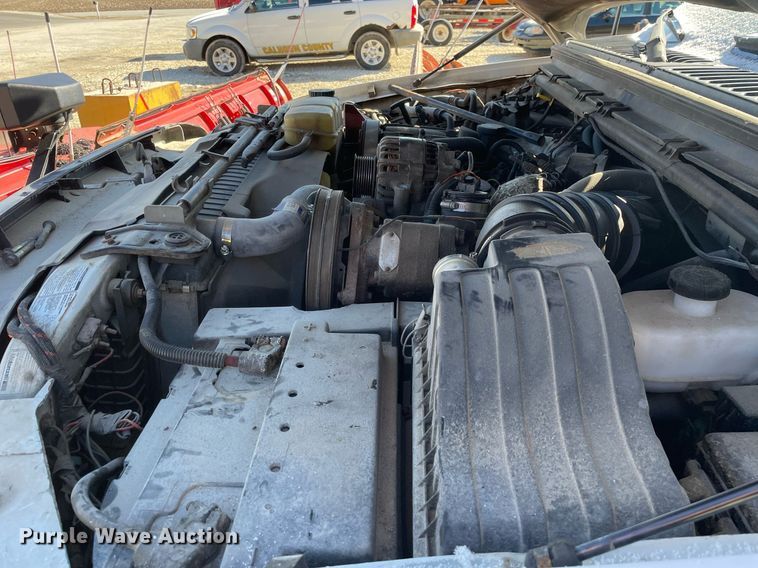 image for item MA9935 2001 Ford F550 Super Duty XL  truck cab and chassis