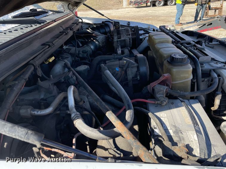 image for item MA9935 2001 Ford F550 Super Duty XL  truck cab and chassis