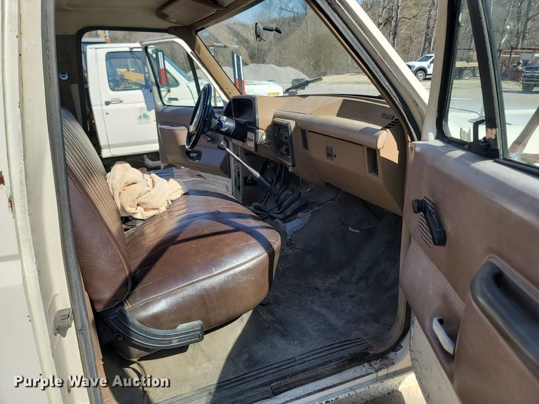 image for item MB9896 1987 Ford F350  dump flatbed pickup truck