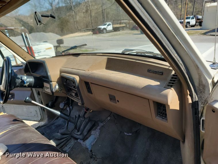 image for item MB9896 1987 Ford F350  dump flatbed pickup truck