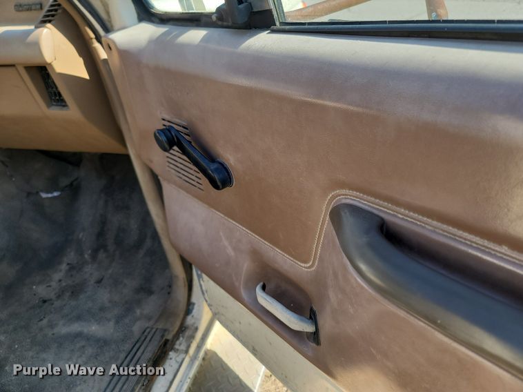 image for item MB9896 1987 Ford F350  dump flatbed pickup truck