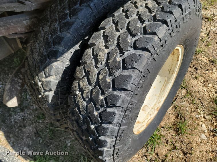 image for item MB9896 1987 Ford F350  dump flatbed pickup truck